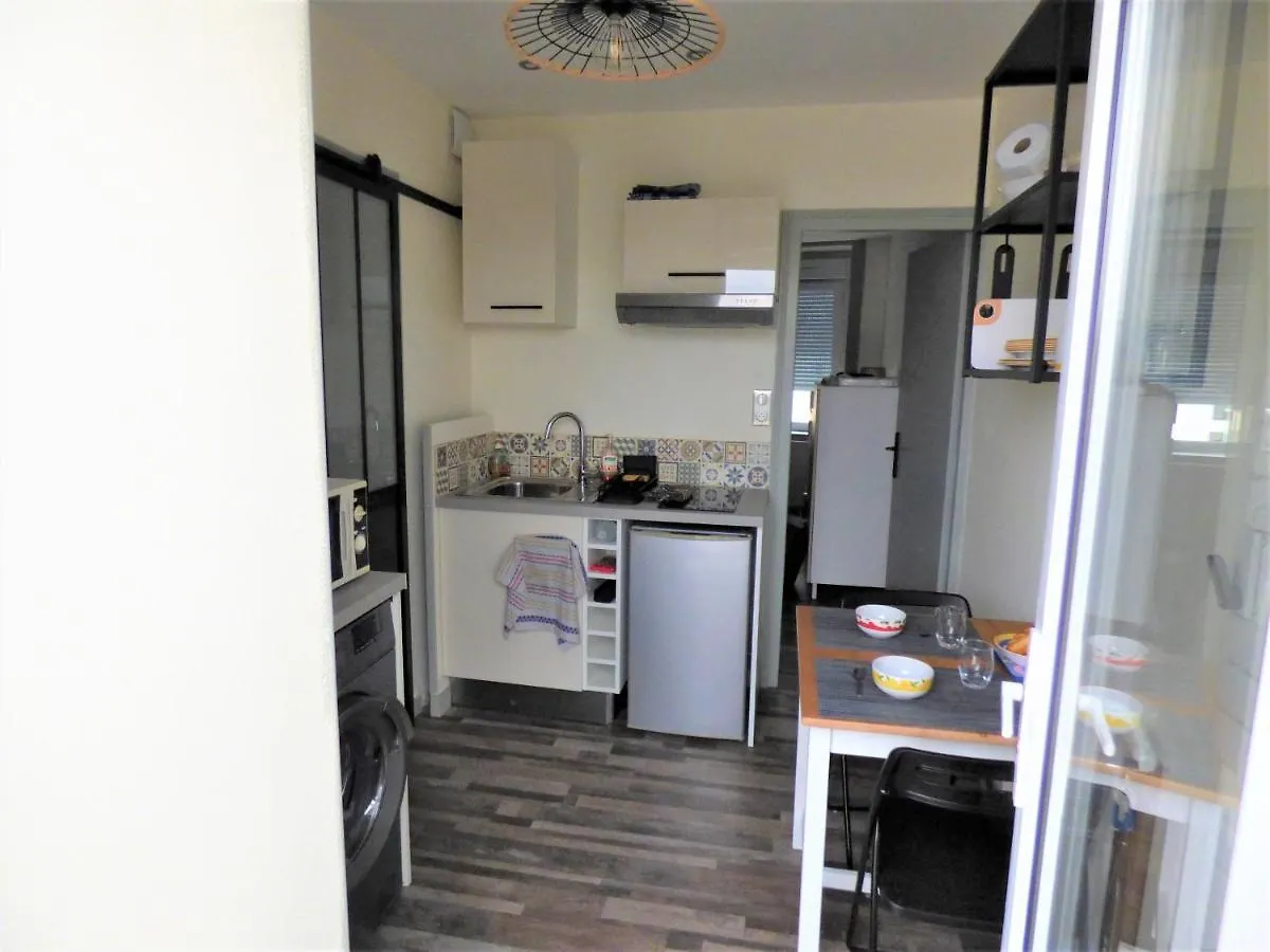 Appartement Quartier Marville - Gare Saint-Malo 0*,  France